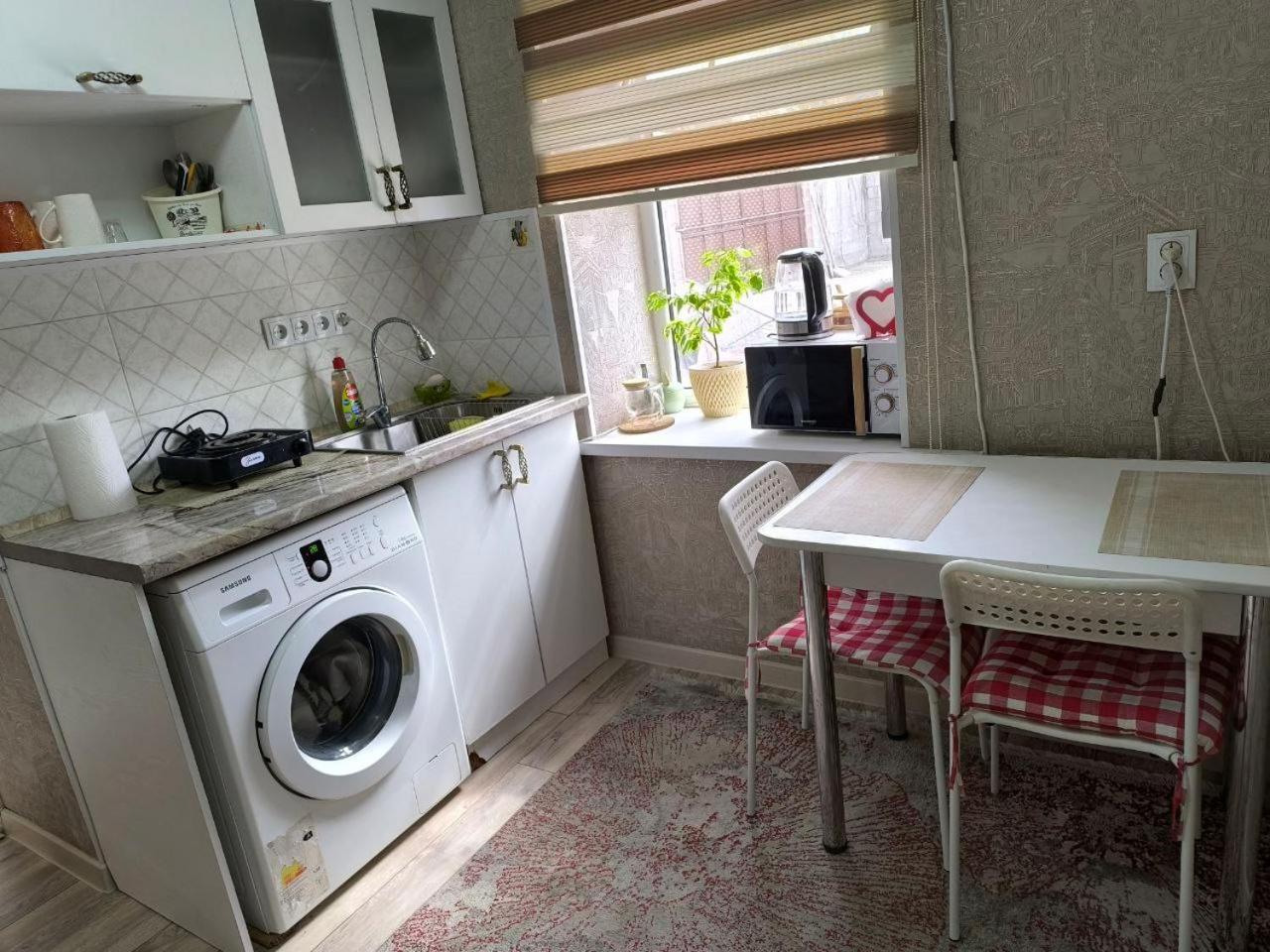 Комфортный Дом До 4Х Человек. Есть Парковка На 2 Машины, Wi-Fi, Tv. Bishkek Luaran gambar